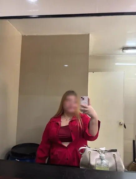 Amela, 26