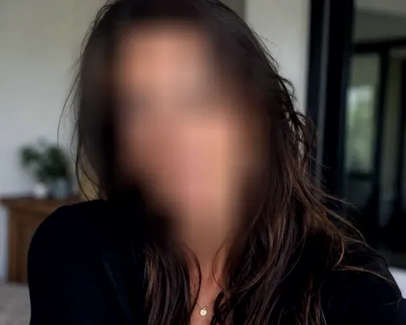 Dalia, 38