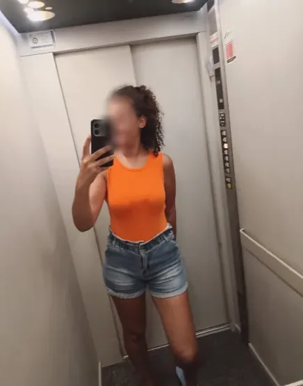 Emma, 33