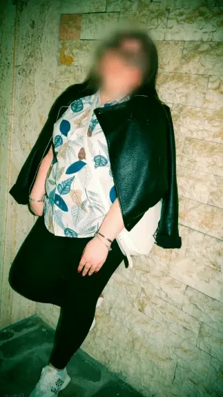 Karin, 29