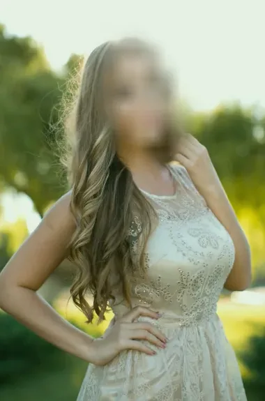 Lilly, 29