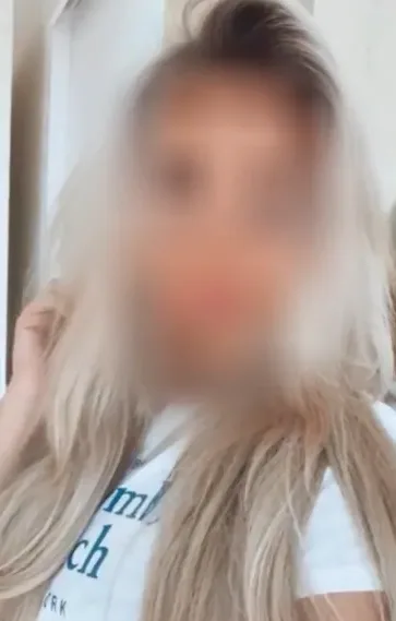 Louise, 28