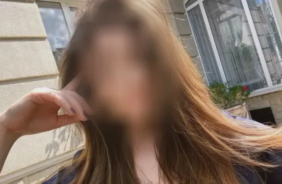 Nathalie, 19