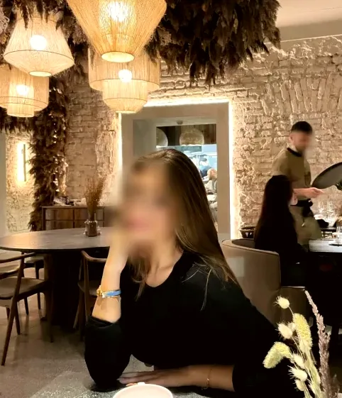 Sofie, 25