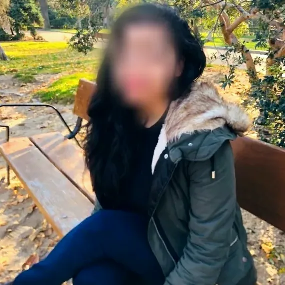 Viktoria, 27